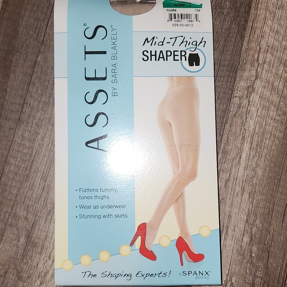 ASSETS BY SARA BLAKELEY SPANX MID-THIGH SHAPER NUDE NEW IN PACKAGE! SIZE 3 And 5
